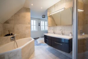 Bathtub Glazing Versus Replacement