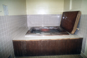 Bathtub Restoration Service in Toronto 2 Bathtub Restoration Service in Toronto