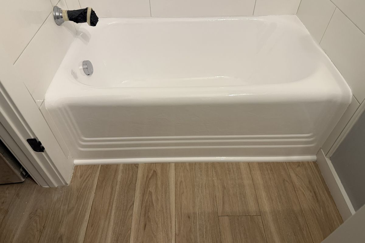 Bathtub Resurfacing Service in Toronto