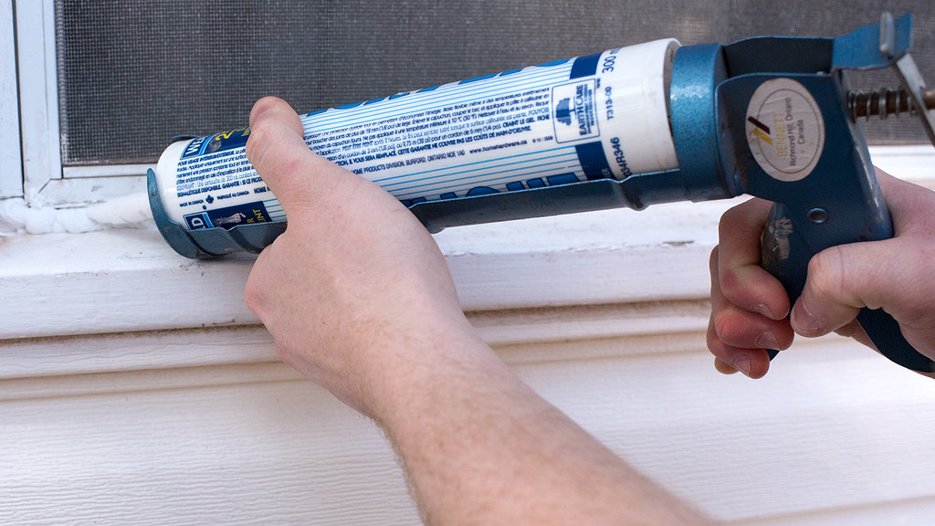 Black Mold Shower Silicone: 5 Proven Ways to Eradicate It in Toronto 3 Fresh waterproof anti-microbial silicone installed in Toronto bathroom